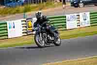 Vintage-motorcycle-club;eventdigitalimages;mallory-park;mallory-park-trackday-photographs;no-limits-trackdays;peter-wileman-photography;trackday-digital-images;trackday-photos;vmcc-festival-1000-bikes-photographs
